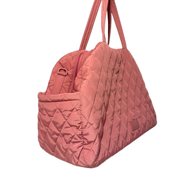 Vera Bradley Travel Bag for Stylish Adventures.good condition. No long straps - Picture 3 of 14